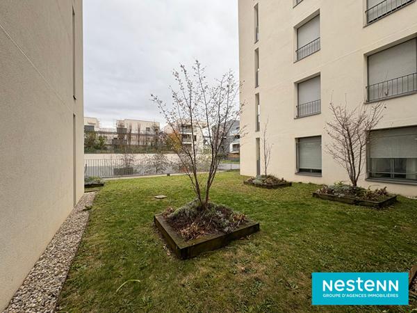 STUDIO de 29.42m² avec cave et garage fermé en sous-sol situé à Vaulx-en-Velin