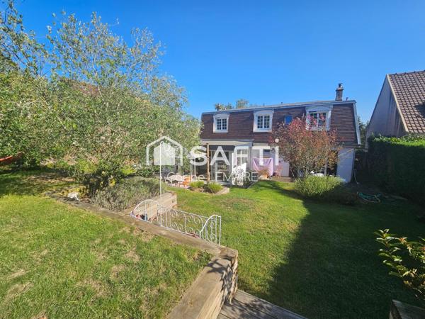 Maison familiale 8 pièces – 159 m² – Parcelle de 709 m² – Jardin paysagé sans vis-à-vis