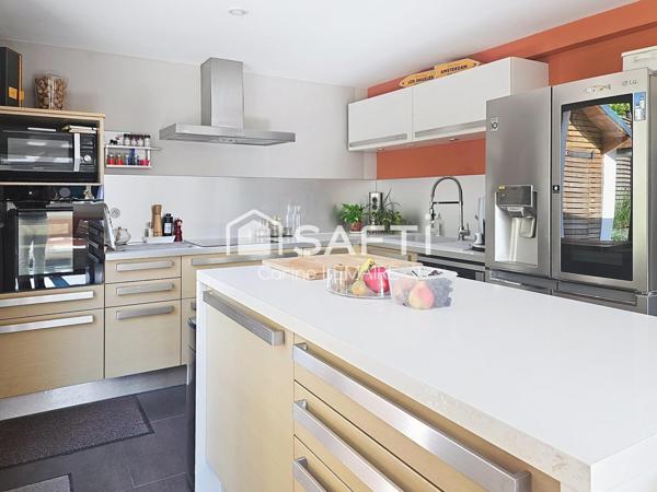 Maison familiale 8 pièces – 159 m² – Parcelle de 709 m² – Jardin paysagé sans vis-à-vis