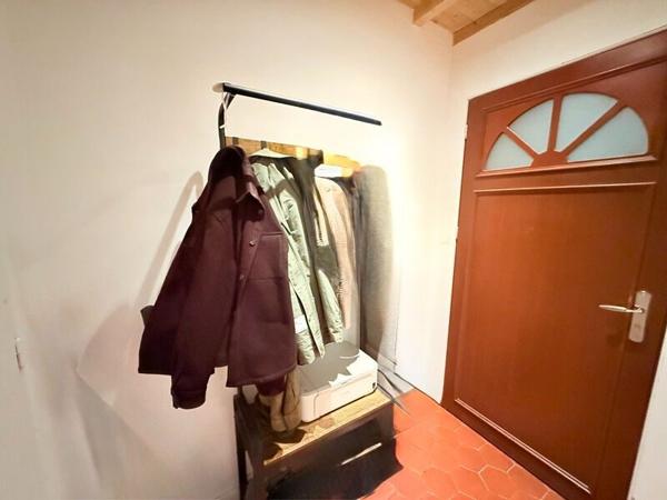 Grand appartement  de  54m²  environ .