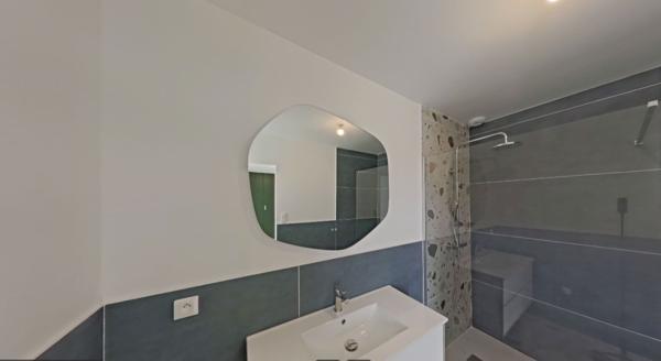 Villa de standing avec piscine et double garage vue imprenable