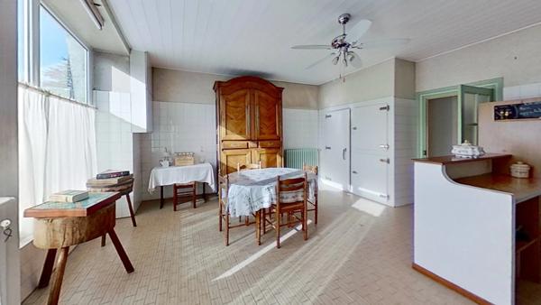 Dpt Vendée (85), à vendre entre CHALLANS et NOIRMOUTIER à SAINT GERVAIS maison de bourg de 210 m² sur 879 m² de terrain clos avec puits