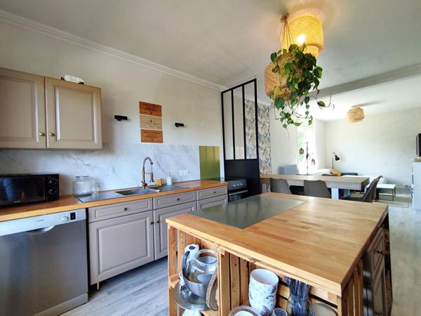 Maison familiale a la Ville aux Dames proche ecoles, commerces, Fil Bleu, Gare TGV, tram