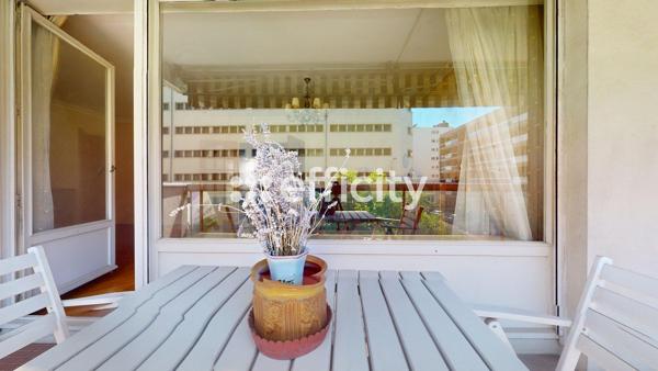 Appartement
         5 pièces
        - 125 m² Exclusivité 610 000 € *