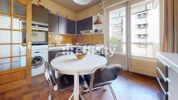Appartement
         5 pièces
        - 125 m² Exclusivité 610 000 € *