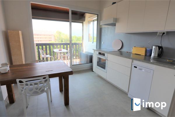 2 pièces avec TERRASSE et EMPLACEMENT PRIVATIF