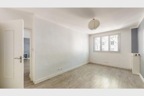 Bureau
         2 pièces
        - 57 m² Exclusivité 269 000 € *