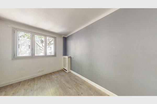 Bureau
         2 pièces
        - 57 m² Exclusivité 269 000 € *