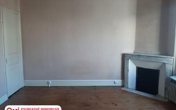 Maison à vendre    5 pièces •  Aussillon