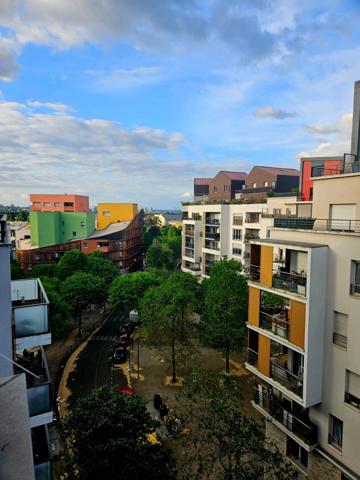 10 MN à pieds du Téléval (station temps durable) APPARTEMENT LIMEIL BREVANNES