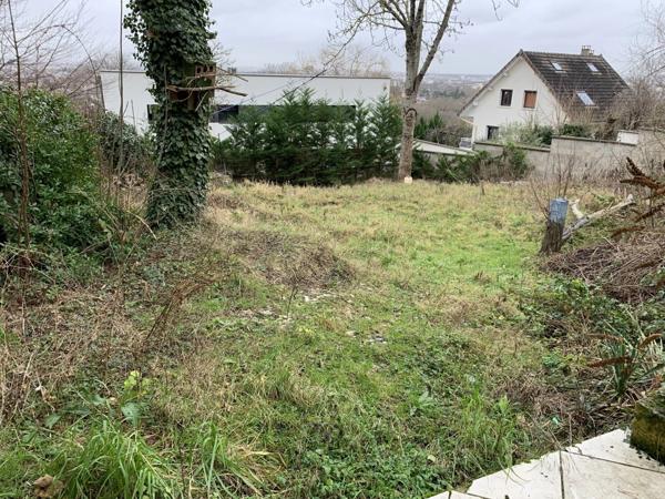 Terrain à bâtir à Chennevières sur Marne avec vue plongeante sur PARIS.