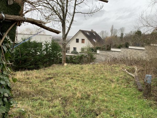 Terrain à bâtir à Chennevières sur Marne avec vue plongeante sur PARIS.