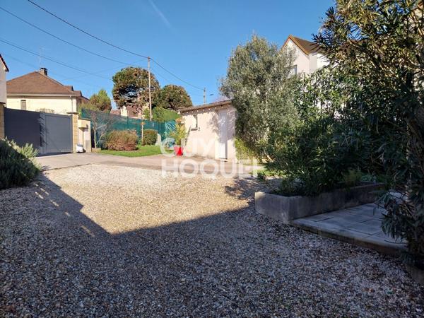 Pavillon 90m² - 3CH - Pièce de vie traversante, terrasse, parking - Quartier calme