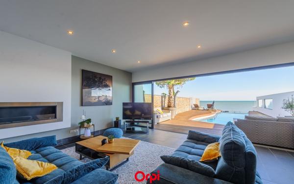 Maison à vendre    6 pièces • 215 m2 Angoulins