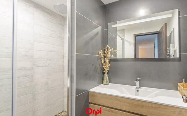 Maison à vendre    6 pièces • 215 m2 Angoulins