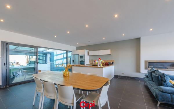 Maison à vendre    6 pièces • 215 m2 Angoulins