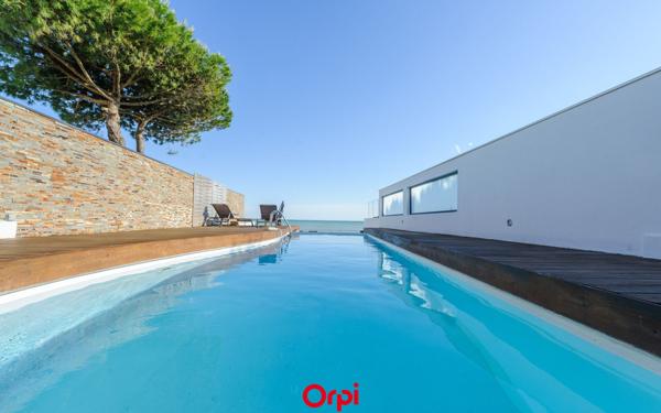 Maison à vendre    6 pièces • 215 m2 Angoulins