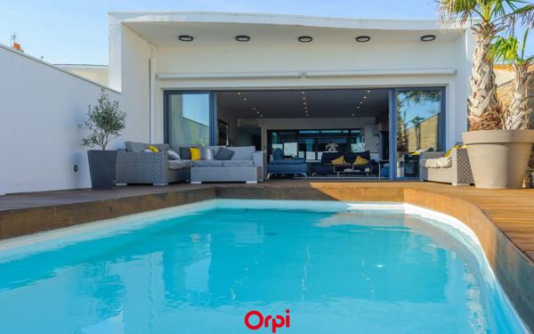 Maison à vendre    6 pièces • 215 m2 Angoulins