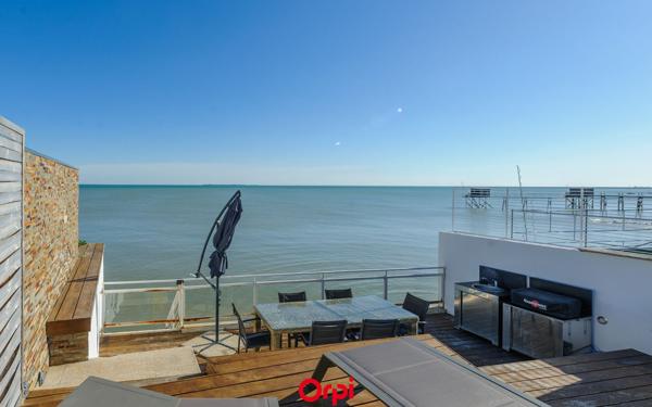 Maison à vendre    6 pièces • 215 m2 Angoulins