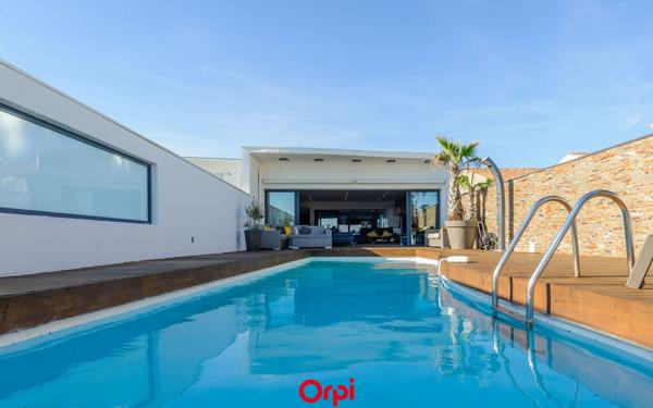 Maison à vendre    6 pièces • 215 m2 Angoulins