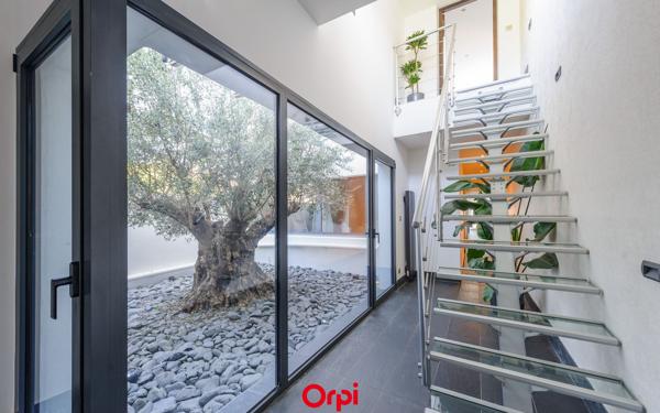 Maison à vendre    6 pièces • 215 m2 Angoulins