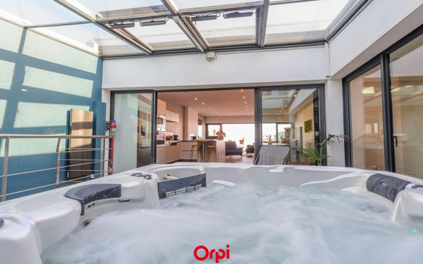 Maison à vendre    6 pièces • 215 m2 Angoulins