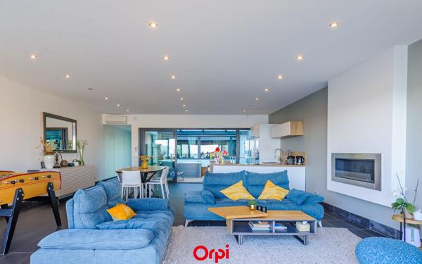 Maison à vendre    6 pièces • 215 m2 Angoulins