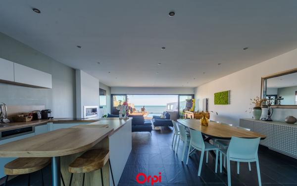 Maison à vendre    6 pièces • 215 m2 Angoulins