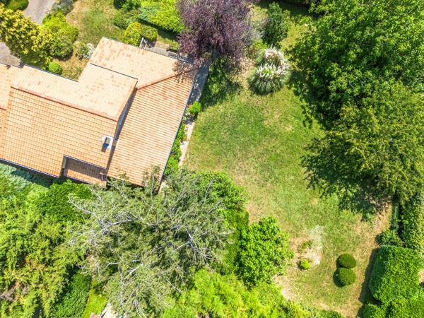 Maison
         6 pièces
        - 180 m² Bien prestige 890 000 € *