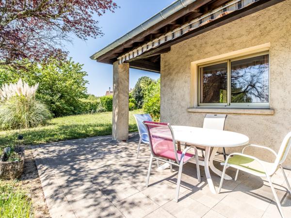Maison
         6 pièces
        - 180 m² Bien prestige 890 000 € *
