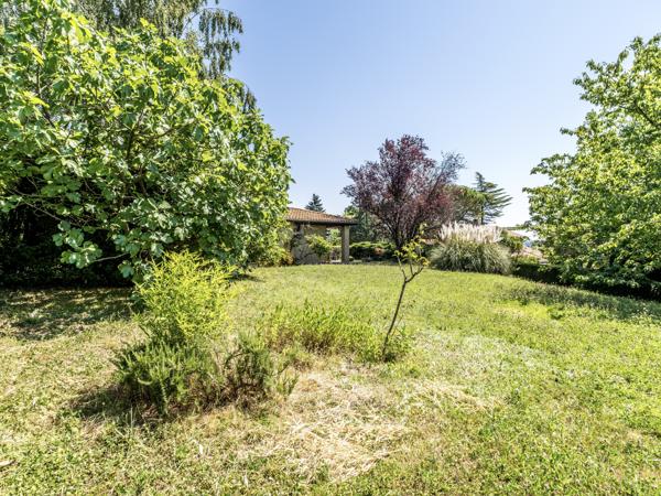 Maison
         6 pièces
        - 180 m² Bien prestige 890 000 € *