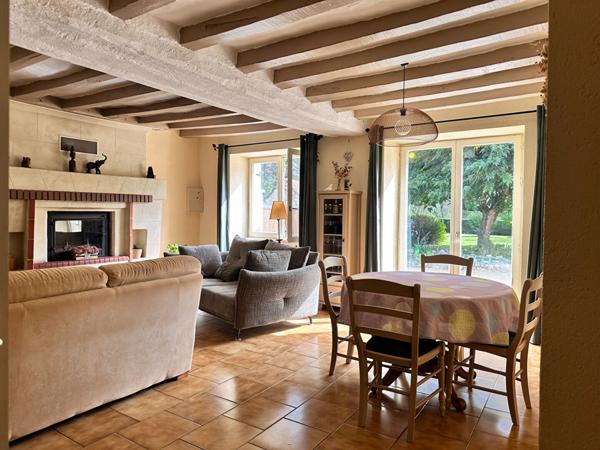 Charmante maison ancienne avec vaste terrain et piscine - La Pellerine