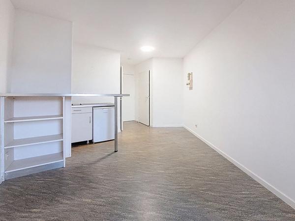 A VENDRE - TOULOUSE quartier Purpan - Studio de 22m² avec place de parking aérienne