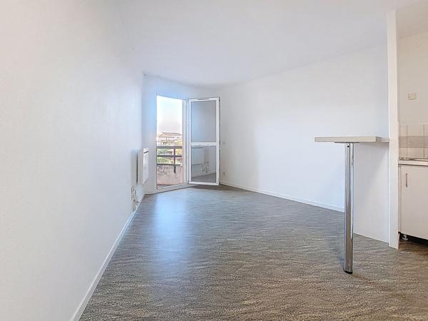 A VENDRE - TOULOUSE quartier Purpan - Studio de 22m² avec place de parking aérienne