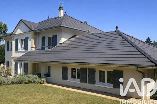 Maison à vendre 8 pièces 224 m² Challes-les-Eaux