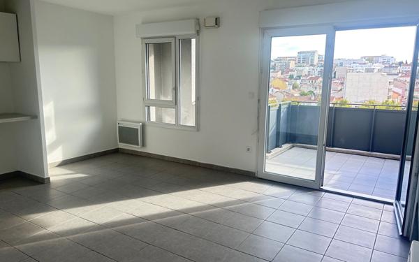 Appartement à louer    3 pièces • 57,75 m2 Marseille 4