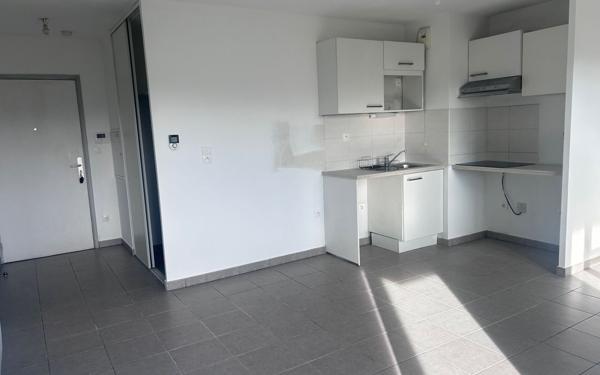 Appartement à louer    3 pièces • 57,75 m2 Marseille 4