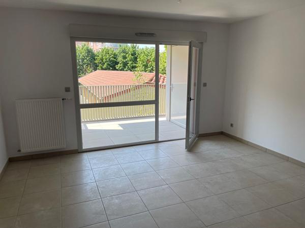 Appartement Peronnas 2 pièce(s) 54.43 m2