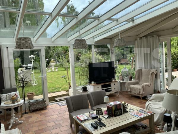 GRANDE MAISON AVEC JARDIN