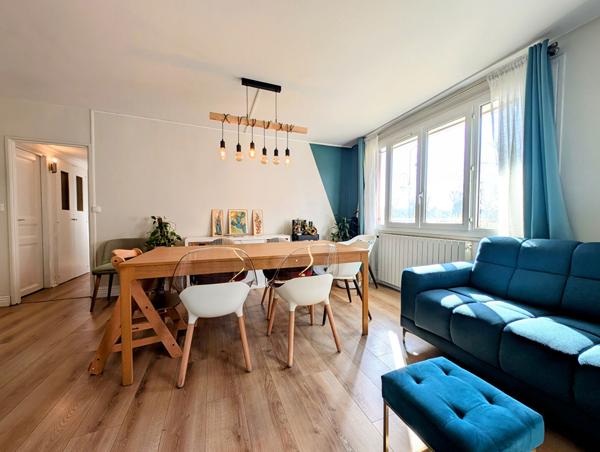 Appartement 5 pièces de 80 M² avec Cave et parking extérieur - LE MESNIL LE ROI , Le mesnil le roi Appartement 5 pièces de 80 M² avec Cave et parking extérieur - LE MESNIL LE ROI , Le mesnil le roi