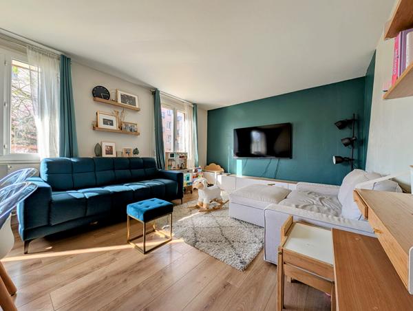 Appartement 5 pièces de 80 M² avec Cave et parking extérieur - LE MESNIL LE ROI , Le mesnil le roi Appartement 5 pièces de 80 M² avec Cave et parking extérieur - LE MESNIL LE ROI , Le mesnil le roi