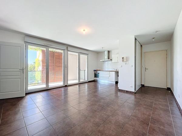 Tassin La Demi Lune/Appartement 2 pièces 47m2 avec balcon + garage