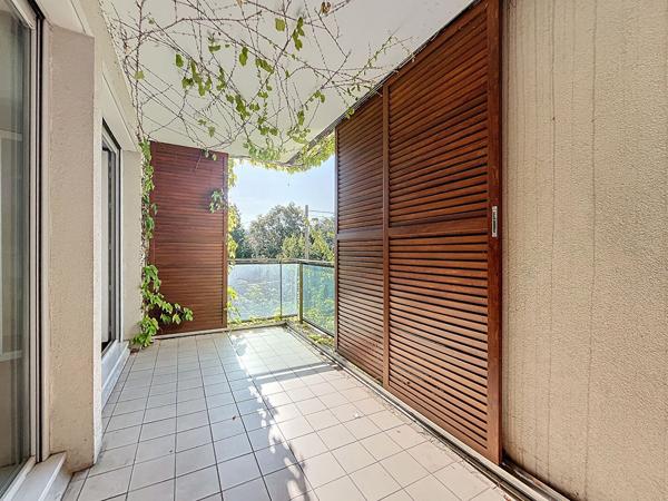Tassin La Demi Lune/Appartement 2 pièces 47m2 avec balcon + garage