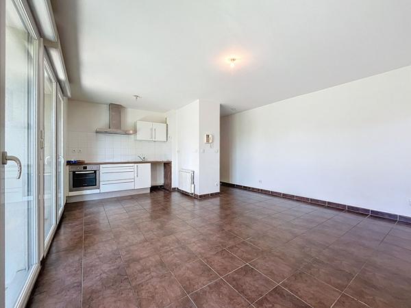 Tassin La Demi Lune/Appartement 2 pièces 47m2 avec balcon + garage