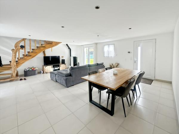 Maison récente 3 chambres bureau Dépendance