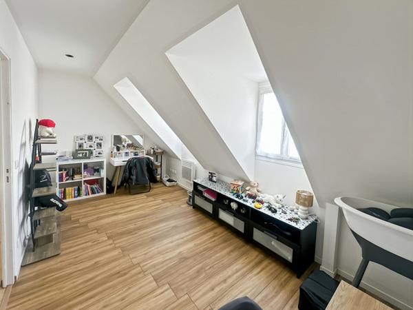 Maison récente 3 chambres bureau Dépendance