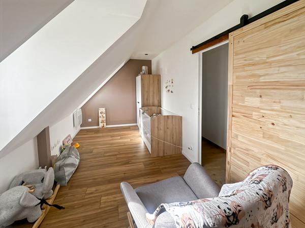 Maison récente 3 chambres bureau Dépendance