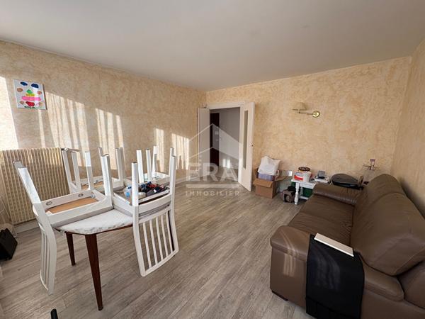 Appartement Les Clayes Sous Bois 3 pièce(s) 64 m2 + BOX et cave
