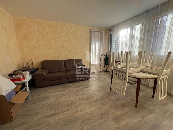 Appartement Les Clayes Sous Bois 3 pièce(s) 64 m2 + BOX et cave