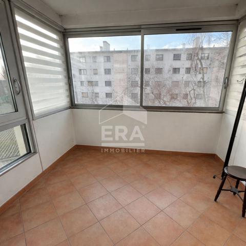 Appartement Les Clayes Sous Bois 3 pièce(s) 64 m2 + BOX et cave